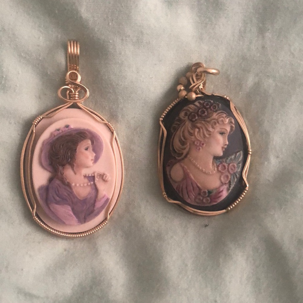 Cameo pendant